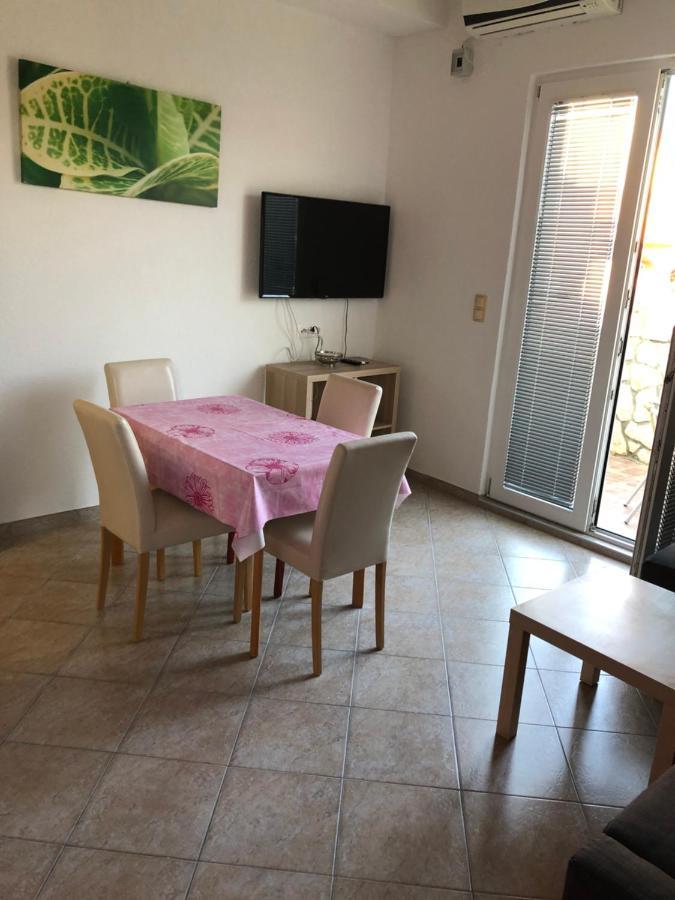 Miro Apartmani Ražanac Eksteriør bilde