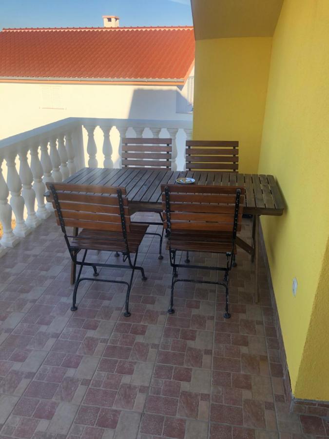 Miro Apartmani Ražanac Eksteriør bilde