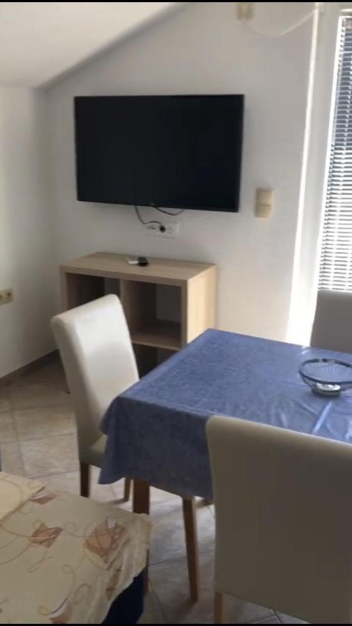 Miro Apartmani Ražanac Eksteriør bilde