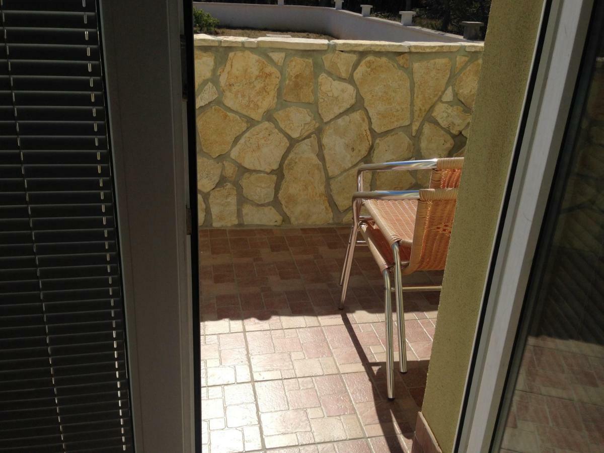 Miro Apartmani Ražanac Eksteriør bilde