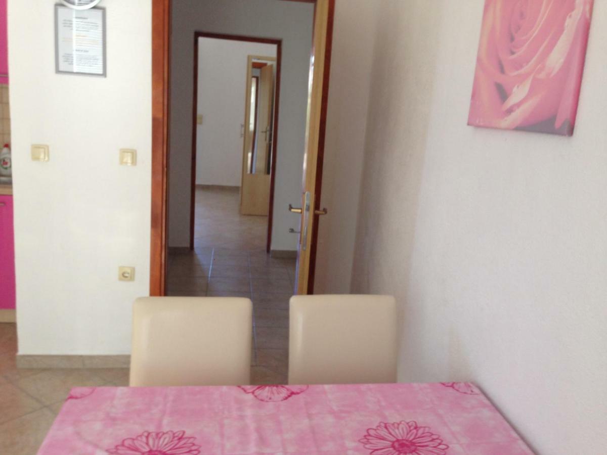 Miro Apartmani Ražanac Eksteriør bilde