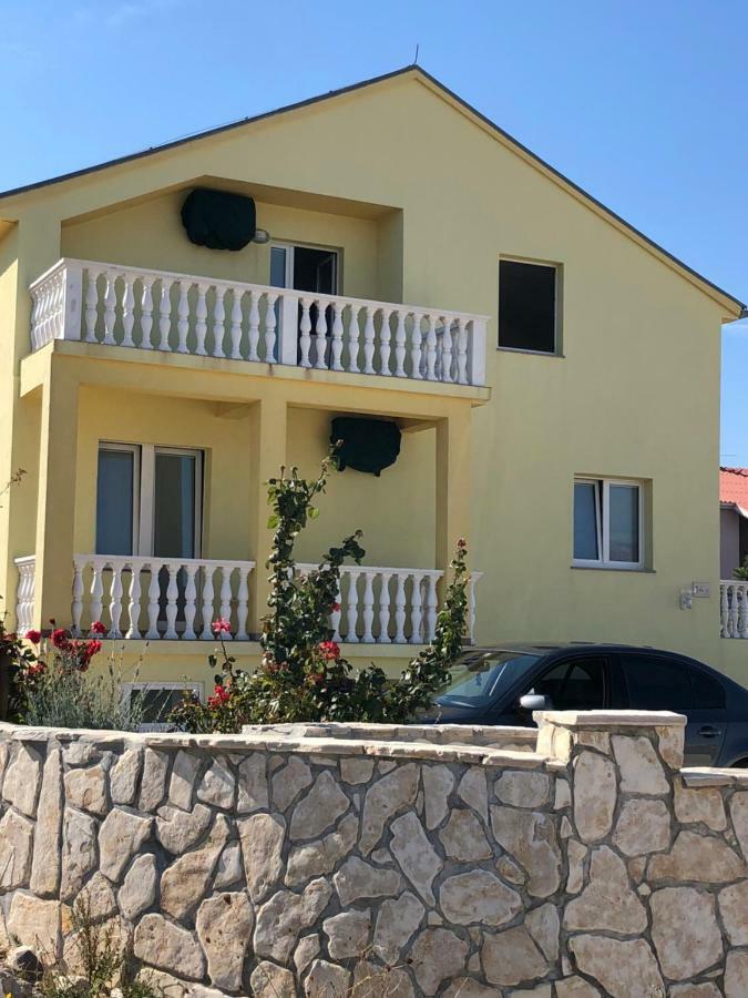 Miro Apartmani Ražanac Eksteriør bilde