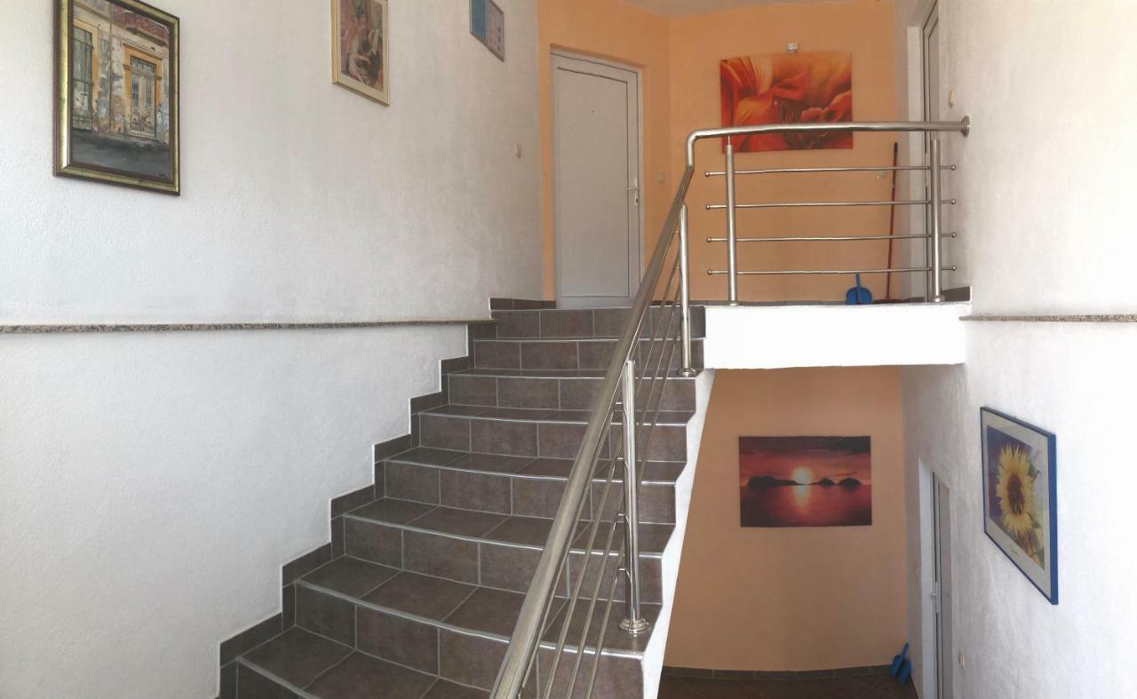Miro Apartmani Ražanac Eksteriør bilde