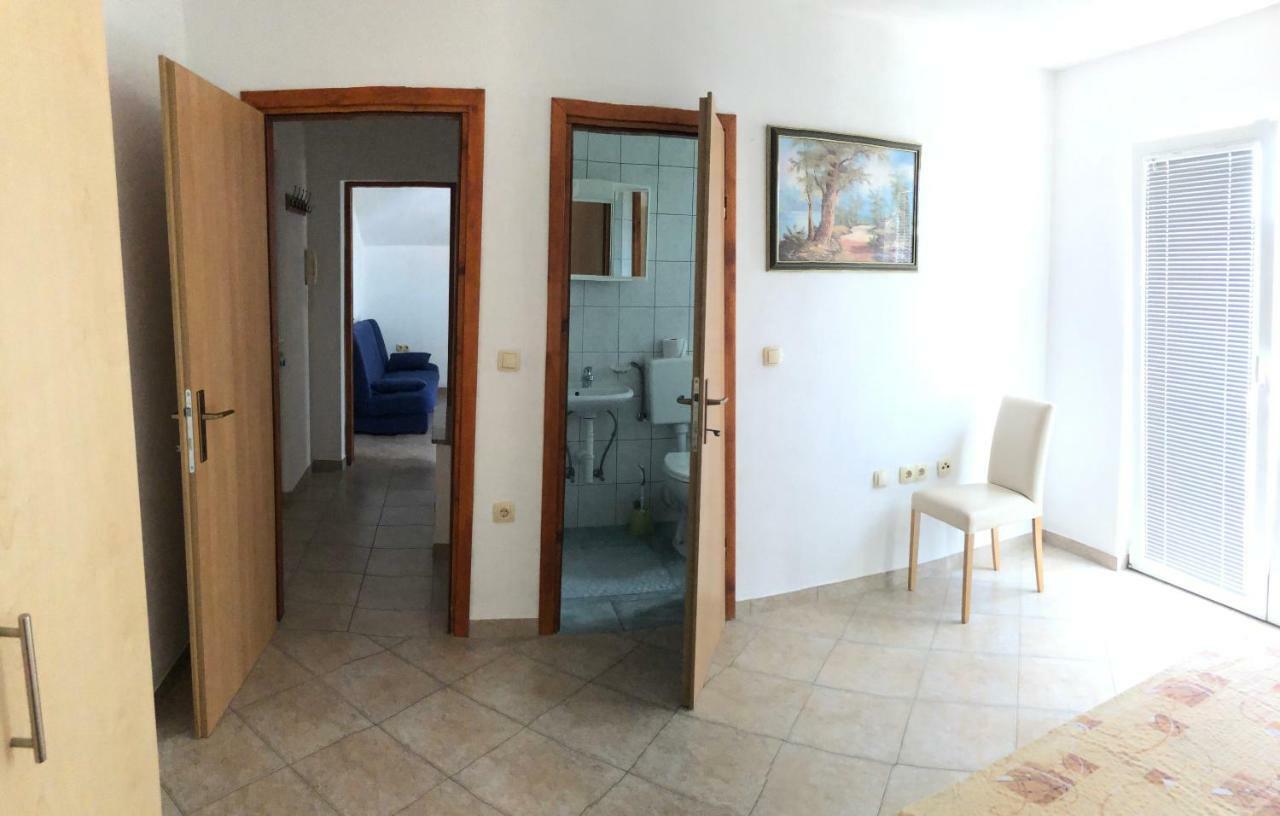 Miro Apartmani Ražanac Eksteriør bilde